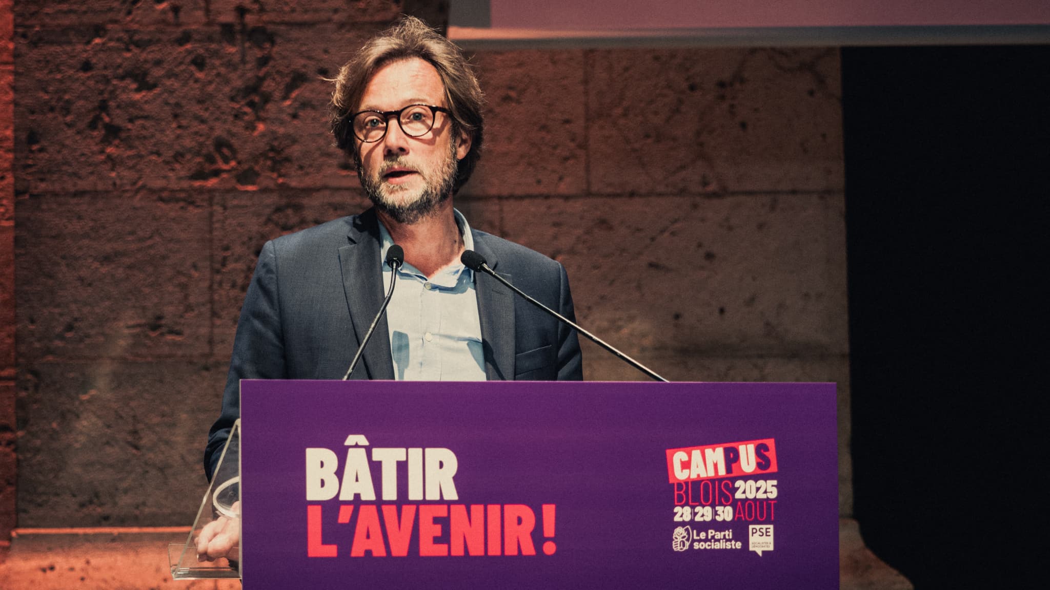 TAXE ZUCMAN, RETOUR À LA RETRAITE À 62 ANS: "VOLONTAIRE" POUR GOUVERNER, LE PARTI SOCIALISTE PRÉSENTE SON CONTRE-BUDGET
