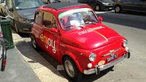 Une Fiat 500 stationnée Via Tortona. La Milan Design Week est un rendez-vous incontournable pour les designers automobiles, afin de suivre les dernières tendances, mais également pour les constructeurs, qui y confirment ou y cherchent un notoriété.