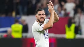 Rayan Cherki fait ses adieux aux supporters de l'Olympique Lyonnais, le 17 mai 2025