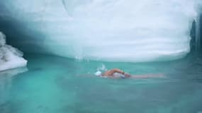 Pour alerter sur la fonte des glaces, le Britannique Lewis Pugh nage dans un lac gelé 