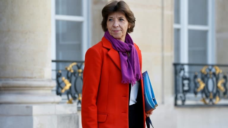 La ministre des Affaires étrangères Catherine Colonna sur le perron de l'Elysée, le 26 octobre 2022 à Paris