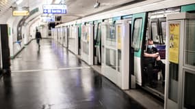 La ligne 13 du métro à Paris. 