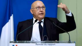 Michel Sapin privilégie la piste de l'impôt sur le revenu