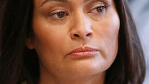 L'actrice anglaise Charlotte Lewis, qui joue dans "Pirates", un film de Roman Polanski de 1986, a déclaré lors d'une conférence de presse à Los Angeles avoir été abusée sexuellement à l'âge de 16 ans par le réalisateur franco-polonais au début des années