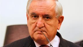 Jean-Pierre Raffarin a déclaré mercredi, voir, notamment au sujet de l'opposition grandissante au projet de mariage homosexuel, une "menace de chienlit" pèser sur la France. L'ancien Premier ministre UMP demande au gouvernement d'envoyer un geste d'apaise