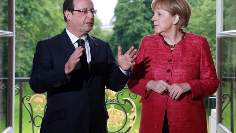 François Hollande s'est fait à l'idée d'une reconduction probable d'Angela Merkel à la tête de l'Allemagne après les élections législatives du 22 septembre, malgré des relations toujours compliquées entre Paris et Berlin. /Photo prise le 30 mai 2013/REUTE