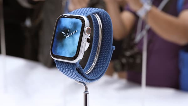 La nouvelle montre connectée d’Apple subit une refonte esthétique, gagnant quelques précieux millimètres de surface d’affichage.