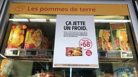 Des produits surgelés affichés par un distributeur qui dénonce la shrinkflation des produits