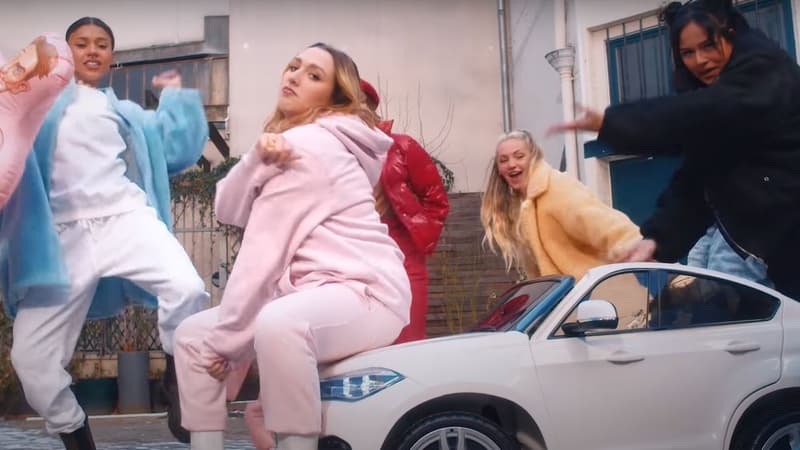 Lisa Pariente dans le clip de "1 2 3"