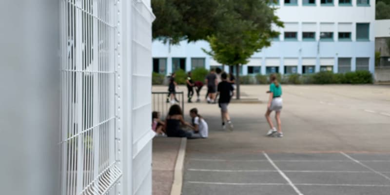 Une cours de collège, en France, en février 2025. (Photo d'illustration)