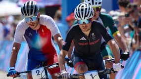 Tom Pidcock et Victor Koretzky, le 29 juillet 2024 lors des Jeux olympiques de Paris
