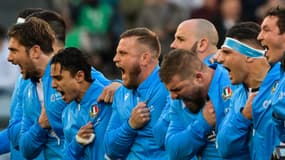 Les Italiens pendant leur hymne face à la France en février 2023