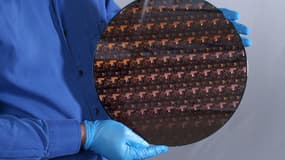 Ce Wafer contient des centaines de puces gravées en 2 nanomètres