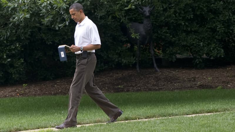 Obama avec une tablette dans les jardins de la Maison-Blanche