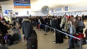 Avec le renforcement des contrôles d'identité et de sécurité aux aéroports, suite aux attaques terroristes, la durée de l'attente est devenue le principal motif de mécontentement des passagers.