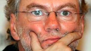 Les journalistes du Nouvel Observateur ont approuvé mardi la nomination de Laurent Joffrin comme directeur de la rédaction. Déjà directeur de la rédaction du magazine de 1988 à 1996 et de 1999 à 2006, il remplace Denis Olivennes, parti diriger la radio Eu