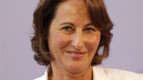 Ségolène Royal est arrivée en tête dans sa circonscription de Charente-Maritime dimanche au premier tour des élections législatives mais son adversaire divers gauche, Olivier Falorni, a refusé de se désister en sa faveur. Selon des résultats officiels, Sé