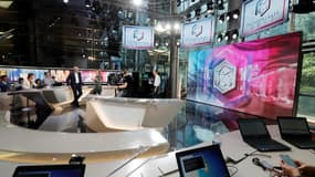 Le plateau de TF1 le 21 avril 2017 à Boulogne-Billancourt, près de Paris, lors d'une répétition générale de la couverture électorale du premier tour de l'élection présidentielle