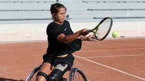 Pauline Déroulède lors d'une session d'entraînement à Roland-Garros, le 22 avril 2022.