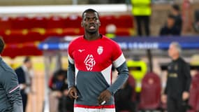 Paul Pogba lors d'un échauffement avec l'AS Monaco en Ligue des champions, le 9 décembre 2025