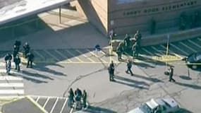 L'école de Newton, où a eu lieu vendredi la fusillade qui a fait 27 morts.