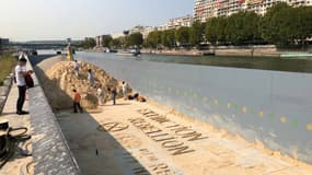 Des militants d'Extinction Rebellion occupent le site Lafarge-Mirabeau à Paris