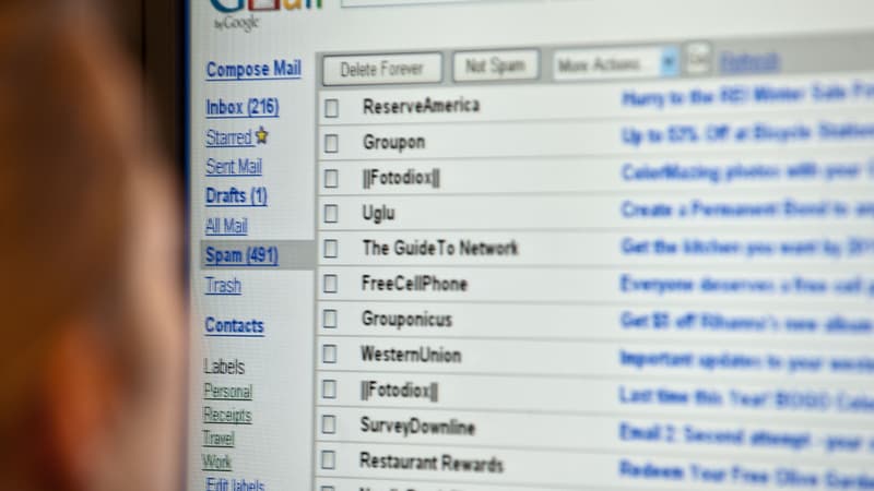 Consulter ses mails trop souvent pourrait générer du stress (illustration)