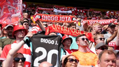 Les supporters de Liverpool ront rendu hommage à Diogo Jota lors d'un match amical, le 13 juillet 2025.