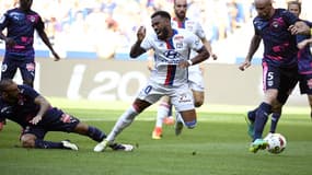 Alexandre Lacazette face à Bordeaux