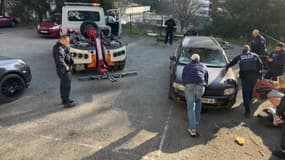 Les voitures épaves dans le quartier de la Beaucaire à Toulon

