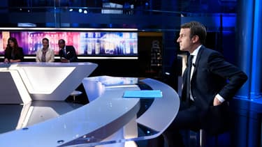 Emmanuel Macron sur le plateau de TF1, jeudi 27 avril.