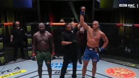Ciryl Gane à l'annonce de sa victoire sur décision unanime contre Jairzinho Rozenstruik