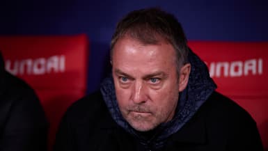 Hansi Flick lors de la demi-finale aller de la Coupe du roi entre l'Atlético de Madrid et le Barça, le 12 février 2026.