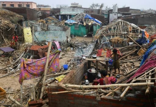 Le cyclone Fani a dévasté la région, mettant à bas des milliers d'arbres et de pylônes de télécommunication.