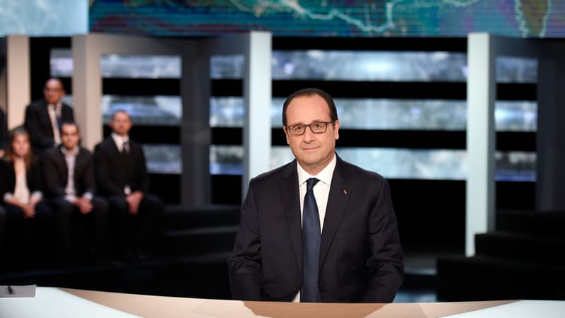 François Hollande sur le plateau de l'émission de TF1 "Face aux Français", en novembre 2014.