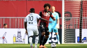 Dante face à Doku lors de Nice-Rennes, 6 mai 2023