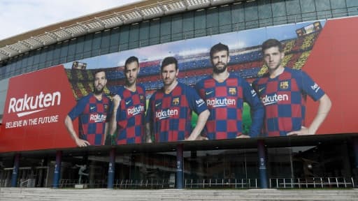 Photo d'archives prise le 13 mars 2020 devant le stade vide de Barcelone