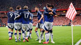 Les joueurs de Manchester United après le but de Bruno Fernandes contre Bilbao, le 1er mai 2025