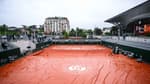 Les courts bachés de Roland-Garros, le 28 mai 2024.