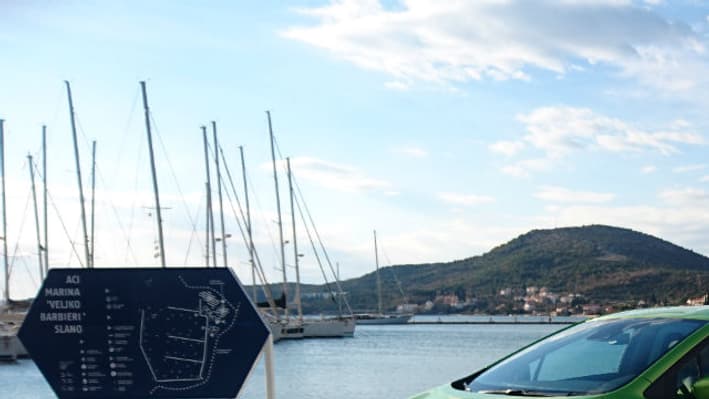La Micra sera également proposée en vert wasabi. Une couleur qui a le mérite de ne pas laisser indifférent... soit on adore, soit on déteste! La Micra sera également proposée en vert wasabi. Une couleur qui a le mérite de ne pas laisser indifférent... soit on adore, soit on déteste!