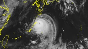 Le typhon Shanshan se rapprochant du Japon le 27 août 2024