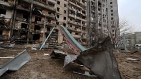 Un immeuble détruit à Kiev, le 25 février 2022