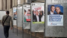 Des affiches de campagne pour les Européennes à Paris.