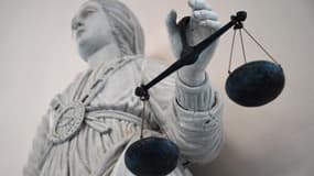 Statue représentant la balance de la Justice