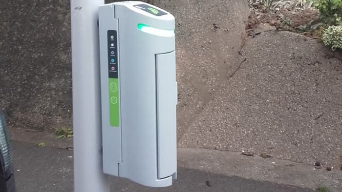 L’atout de ces bornes est d’utiliser réseau d’alimentation électrique des lampadaires existants pour densifier les coeurs de villes en bornes de recharge. L’atout de ces bornes est d’utiliser réseau d’alimentation électrique des lampadaires existants pour densifier les coeurs de villes en bornes de recharge.
