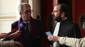 Patrick Balkany et son avocat, Me Robin Binsard, le 5 novembre 2025 à la cour d'appel de Paris. 