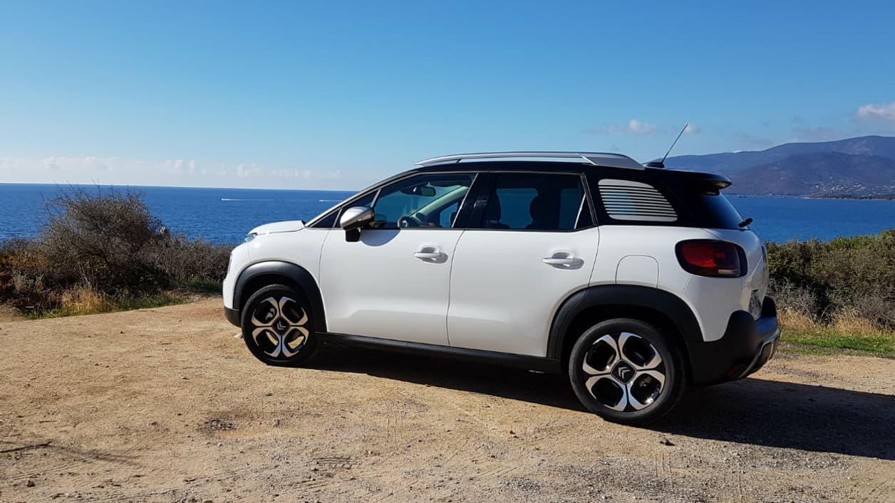 Contrairement à la C3 classique, l'Aircross n'est pas proposé avec des Airbumps, même en option. Contrairement à la C3 classique, l'Aircross n'est pas proposé avec des Airbumps, même en option.