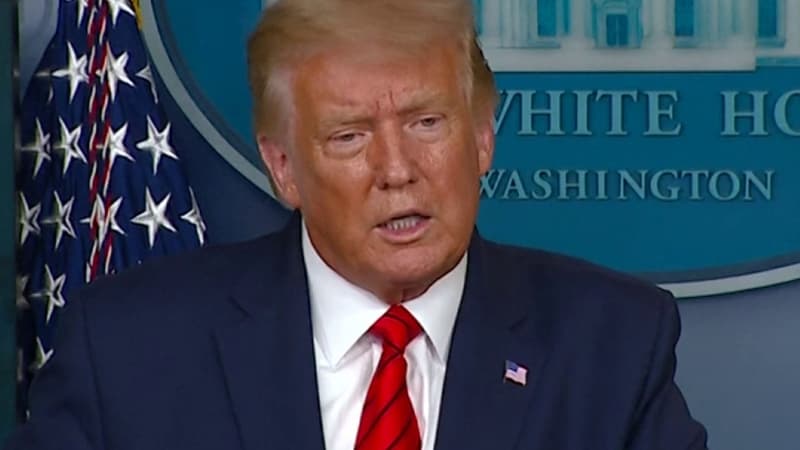 Donald Trump s'est exprimé lundi, depuis la Maison Blanche, sur les violences qui secouent la ville de Kenosha dans le Wisconsin en marge de l'affaire Jacob Blake. Il a notamment évoqué l'acte commis par Kyle Rittenhouse, sans le condamner. Cet adolescent, âgé de 17 ans, a été arrêté mercredi dernier. Il a été inculpé jeudi de six chefs d'accusation, dont meurtre au premier degré. Il est accusé d'avoir tué deux personnes en marge d'une manifestation contre les violences policières à Kenosha. Donald Trump se rend ce mardi à Kenosha. Il devrait rendre hommage aux forces de l'ordre. Par contre, il ne rencontrera pas la famille de Jacob Blake, un Afro-Américain ayant reçu sept tirs dans le dos par un policier blanc.