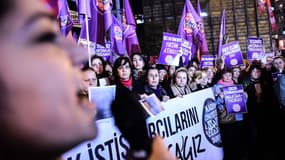 Des milliers de femmes sont descendues dans les rues de Turquie le week-end dernier.
