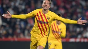 L'attaquant de Barcelone Luuk de Jong buteur sur le terrain de Grenade, le 8 janvier 2022 